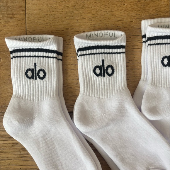 alo yoga 5 pack half crew throwback socks brand new white - Picture 2 of 3